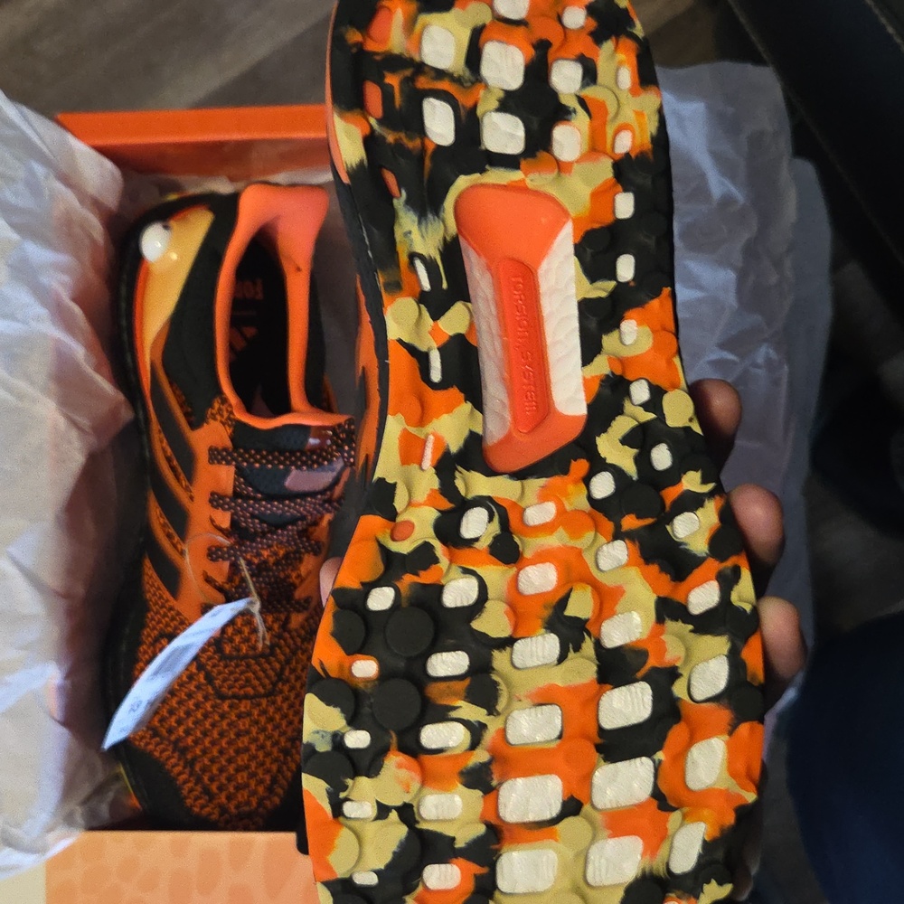Ultraboost 1.0 Fortnite Colaboration - Picture 5 of 11